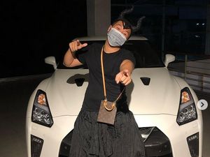 Gaya Mewah Crazy Rich yang Viral Keliling Rumah Pakai Ojol