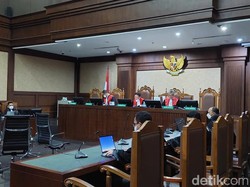 Sopir Eks Pejabat Kemensos Ngaku Transfer Rp 40 Juta ke Ajudan Juliari