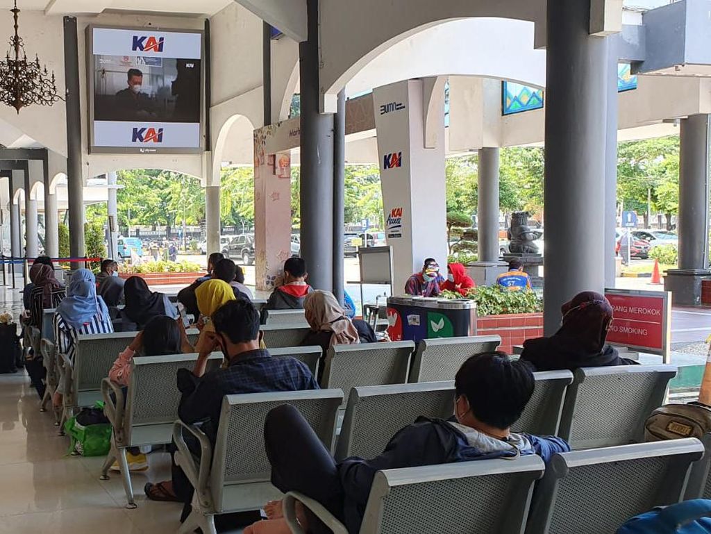 Mulai Besok, Penumpang KA Tujuan Banyuwangi Wajib Ada Surat Bebas COVID-19 Mulai Besok, Penumpang KA Tujuan Banyuwangi Wajib Ada Surat Bebas COVID-19