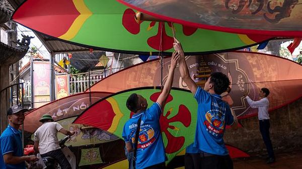 Warna-warni Layang-layang di Festival Vietnam