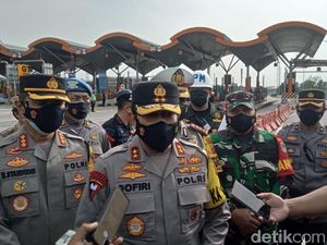 Hari Pertama Larangan Mudik, 5 Ribu Kendaraan Diputar Balik di Jabar Hari Pertama Larangan Mudik, 5 Ribu Kendaraan Diputar Balik di Jabar