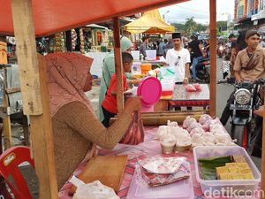 Foto: Berburu Takjil di Banda Aceh
