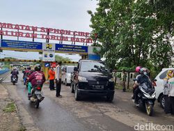 Penyekatan Mudik Jalur Cibeet: 12 Mobil, 15 Motor Putar Balik!