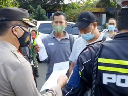 Karyawan Protes Terjaring Penyekatan di Purwakarta, Bus Diputar balik