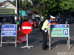 12 Ribu Kendaraan Diputar Balik Saat Penyekatan Pemudik di Bandung 12 Ribu Kendaraan Diputar Balik Saat Penyekatan Pemudik di Bandung