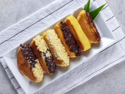 Kue Pukis, Traditional Javanese pancakes made from flour and coconut milk