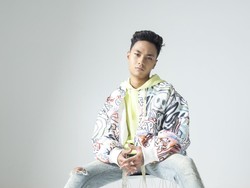 Mahen Terjebak Cinta Beda Agama dalam Seamin Tak Seiman