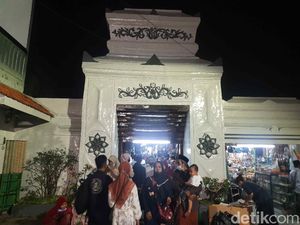 5 Destinasi Wisata Religi di Surabaya, yang Mana Favoritmu? 5 Destinasi Wisata Religi di Surabaya, yang Mana Favoritmu?