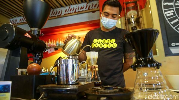 Menjajal Kopi Lokal di Seniman Coffee
