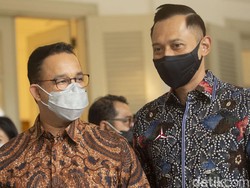 Safari ala AHY: Nostalgia dengan Anies, Boncengan Bareng RK