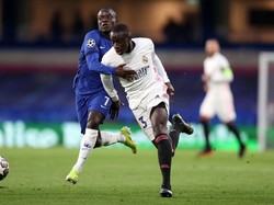 Sama-sama punya nama belakang Mendy, dan dianggap punya fisik mirip, bikin foto Ferland Mendy juga beberapa kali mejeng dalam artikel soal kasus Benjamin Mendy. (Foto: Getty Images/Clive Rose)