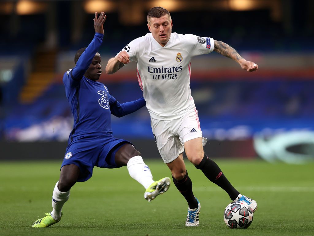 LONDON, ENGLAND - MAY 05: Ferland Mendy of Real Madrid battles for possession with Ngolo Kante of Chelsea during the UEFA Champions League Semi Final Second Leg match between Chelsea and Real Madrid at Stamford Bridge on May 05, 2021 in London, England. Sporting stadiums around Europe remain under strict restrictions due to the Coronavirus Pandemic as Government social distancing laws prohibit fans inside venues resulting in games being played behind closed doors. (Photo by Clive Rose/Getty Images)