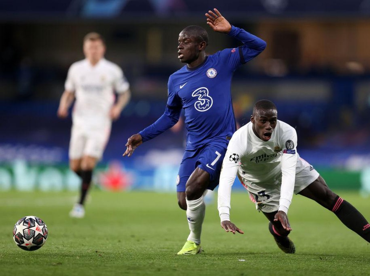 NGolo Kante saat tampil di laga Chelsea vs Real Madrid di semifinal Liga Champions. (Foto: Clive Rose/Getty Images)