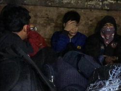 Pemudik Nekat Naik Truk dan Bayar Rp 50 Ribu Demi Sampai Kampung Halaman