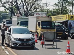 Halau Pemudik, Petugas Berhentikan-Putar Balik Kendaraan Luar Bandung