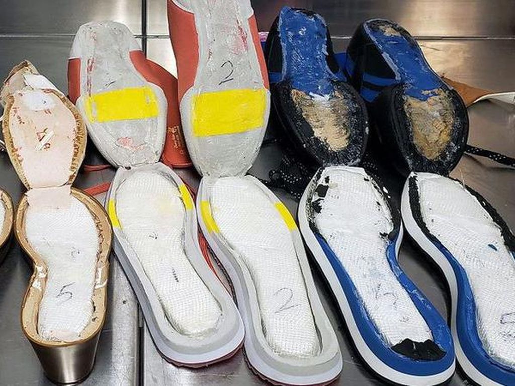 Wanita Muda Ditangkap di Bandara, Coba Selundupkan Kokain di Sepatu Wanita Muda Ditangkap di Bandara, Coba Selundupkan Kokain di Sepatu