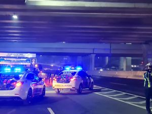 Masa Larangan Mudik Dimulai! Tol Layang MBZ Ditutup Hingga 18 Mei Masa Larangan Mudik Dimulai! Tol Layang MBZ Ditutup Hingga 18 Mei