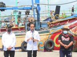 Presiden Jokowi Tinjau Nelayan TPI Brondong Lamongan