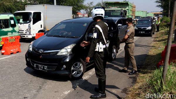 Ratusan Kendaraan di Exit Tol Buahbatu Terpaksa Putar Balik