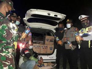 Pos Penyekatan di Trenggalek Gagalkan Peredaran Ratusan Botol Miras