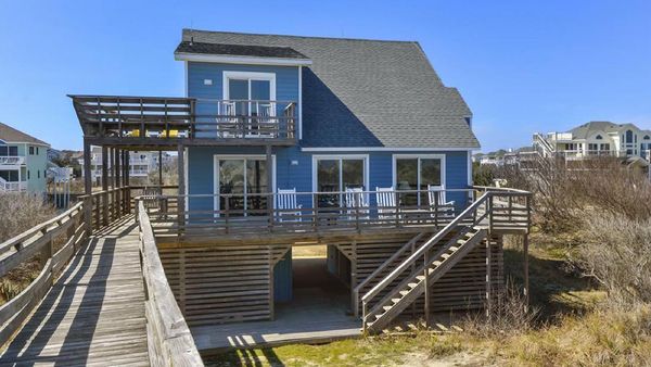 Potret Sarang Cinta Rahasia Bill Gates dan Mantannya