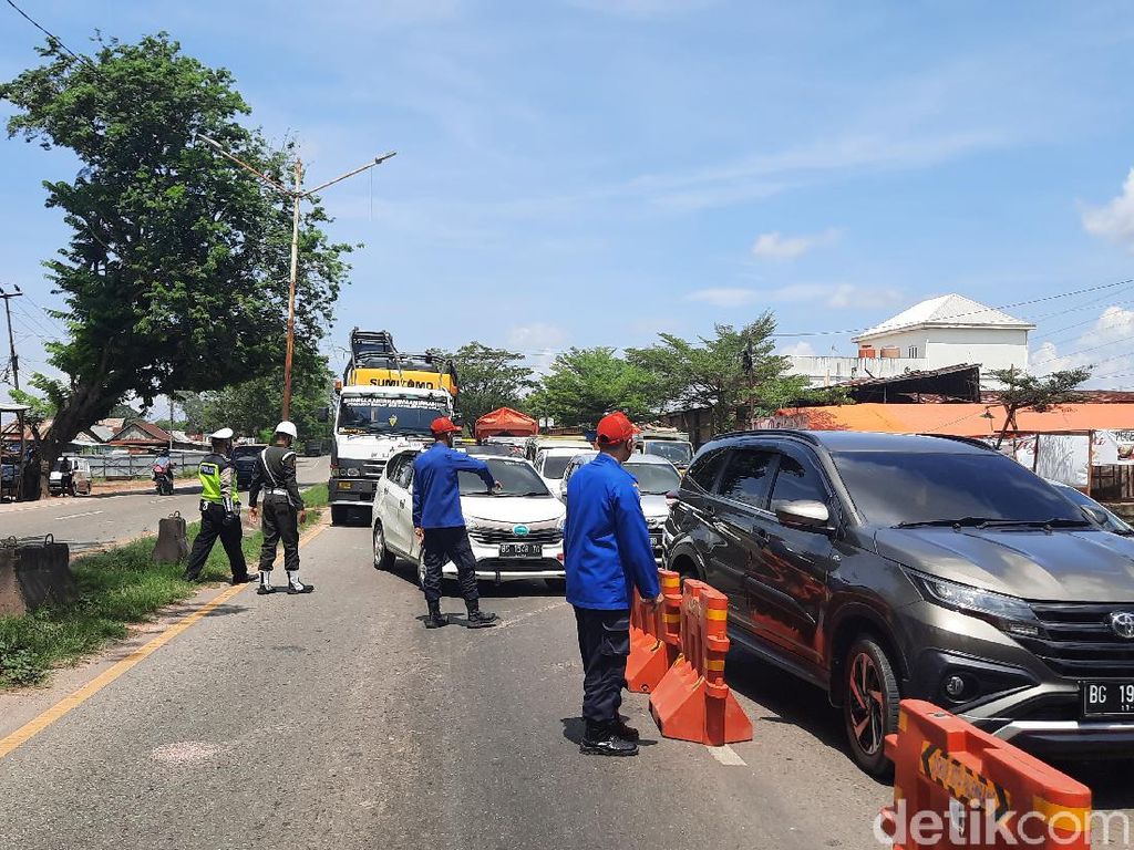 Oknum Polisi di Sumsel Diduga Pungli Bermodus Izin Melintas Pemudik Oknum Polisi di Sumsel Diduga Pungli Bermodus Izin Melintas Pemudik