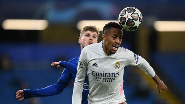 Soccer Football - Champions League - Semi Final Second Leg - Chelsea v Real Madrid - Stamford Bridge, London, Britain - May 5, 2021 Real Madrid's Eder Militao in action with Chelsea's Timo Werner REUTERS/Toby Melville