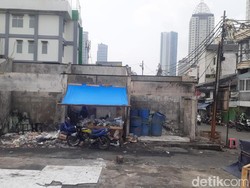 Sejumlah Pedagang Dirikan Lapak di Lokasi Bekas Kebakaran Pasar Kambing