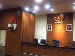 Tak Ada Lagi Logo KPK di Antara Foto Jokowi-Maruf di Ruang Jumpa Pers Tak Ada Lagi Logo KPK di Antara Foto Jokowi-Maruf di Ruang Jumpa Pers