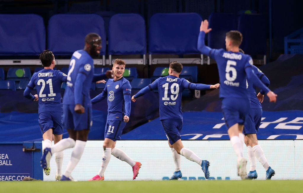 LONDON, ENGLAND - MAY 05: Timo Werner of Chelsea celebrates with teammates after scoring their team's first goal during the UEFA Champions League Semi Final Second Leg match between Chelsea and Real Madrid at Stamford Bridge on May 05, 2021 in London, England. Sporting stadiums around Europe remain under strict restrictions due to the Coronavirus Pandemic as Government social distancing laws prohibit fans inside venues resulting in games being played behind closed doors. (Photo by Clive Rose/Getty Images)
