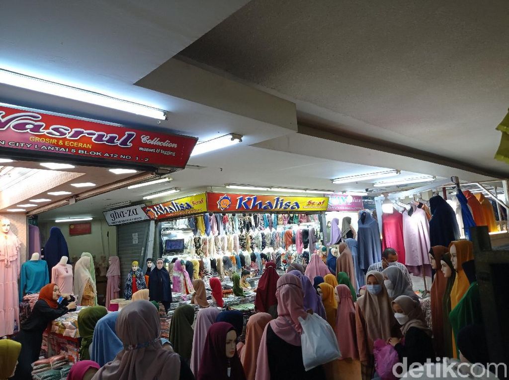 Toko Jilbab yang Ditutup karena Kerumunan di Thamrin City Buka Lagi Toko Jilbab yang Ditutup karena Kerumunan di Thamrin City Buka Lagi