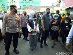 Cek Pusat Pasar Medan Jelang Lebaran, Bobby Ingatkan Jaga Prokes
