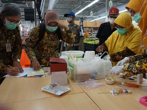 Makanan Tanpa Tanggal Kedaluwarsa Ditemukan di Swalayan Kota Mojokerto Makanan Tanpa Tanggal Kedaluwarsa Ditemukan di Swalayan Kota Mojokerto