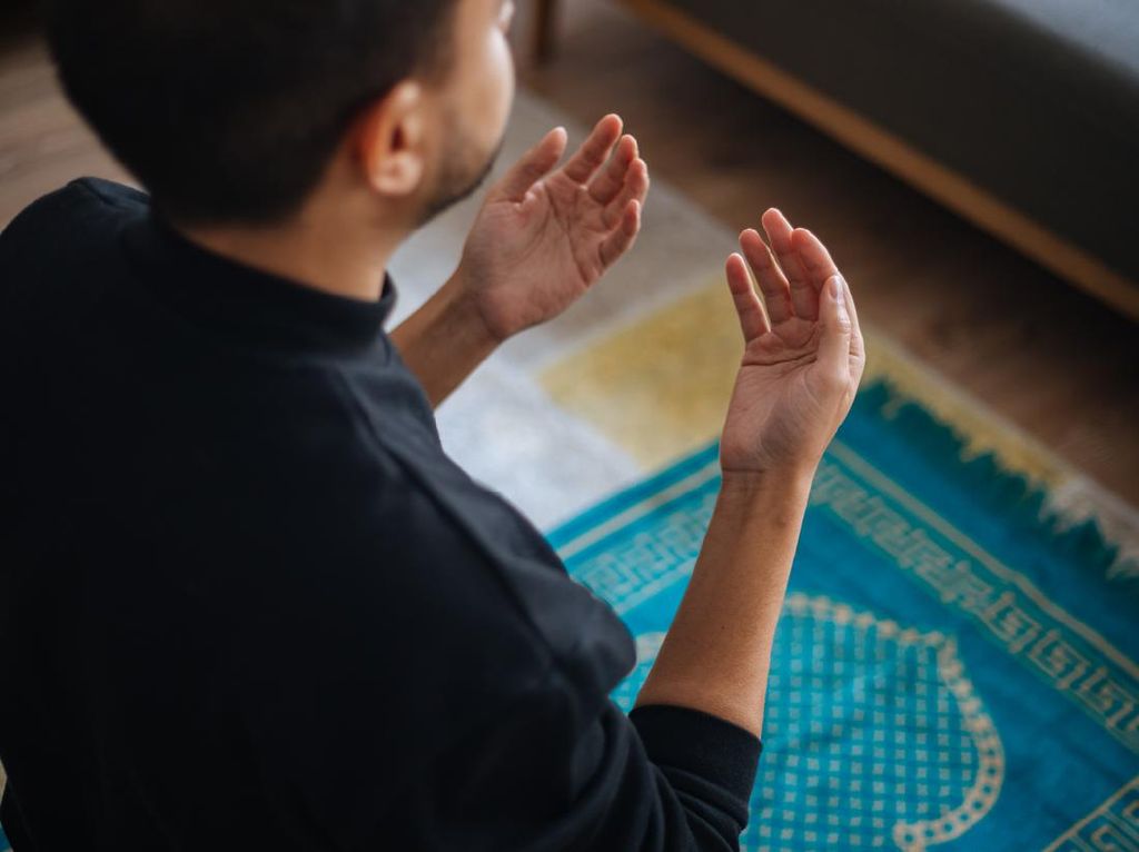 Doa Qunut Subuh Arab dan Latin serta Tata Cara Membacanya