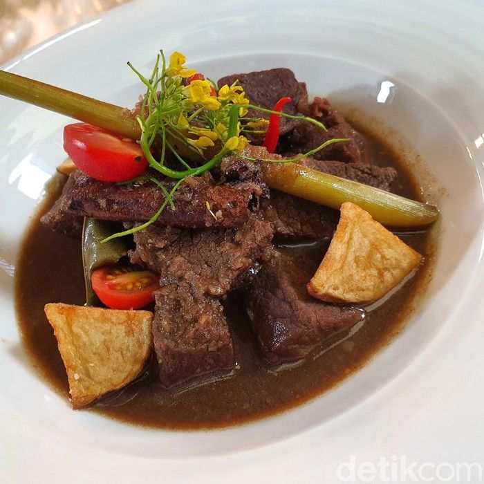 5 Resep Semur Daging, Ayam dan Tahu yang Manis Gurihnya Bikin Nagih 5 Resep Semur Daging, Ayam dan Tahu yang Manis Gurihnya Bikin Nagih