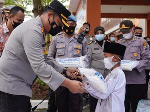 4,7 Ton Beras dan 50 Ribu Masker Digelontor ke Dhuafa dan Warga Tak Mampu