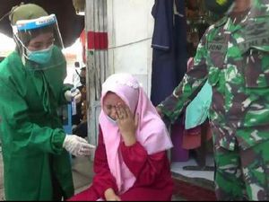 Razia Prokes di Mal Probolinggo, Pelanggar Ada yang Adu Mulut hingga Nangis