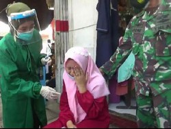 Razia Prokes di Mal Probolinggo, Pelanggar Ada yang Adu Mulut hingga Nangis