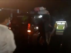 Akal Bulus Pemudik Jalan Tengah Malam Hindari Penyekatan