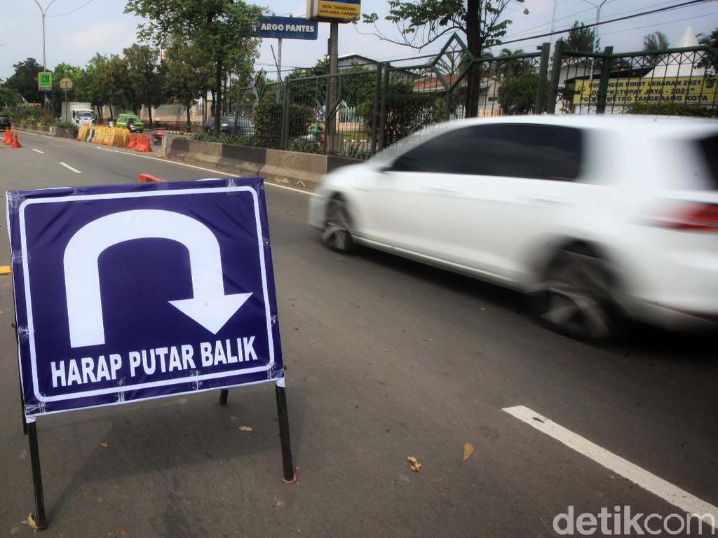 Polisi Usir Lebih dari 100 Ribu Kendaraan, Penyekatan Dilakukan 24 Jam Polisi Usir Lebih dari 100 Ribu Kendaraan, Penyekatan Dilakukan 24 Jam