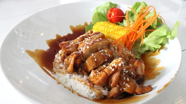 Teriyaki chicken with rice is Japanese food.