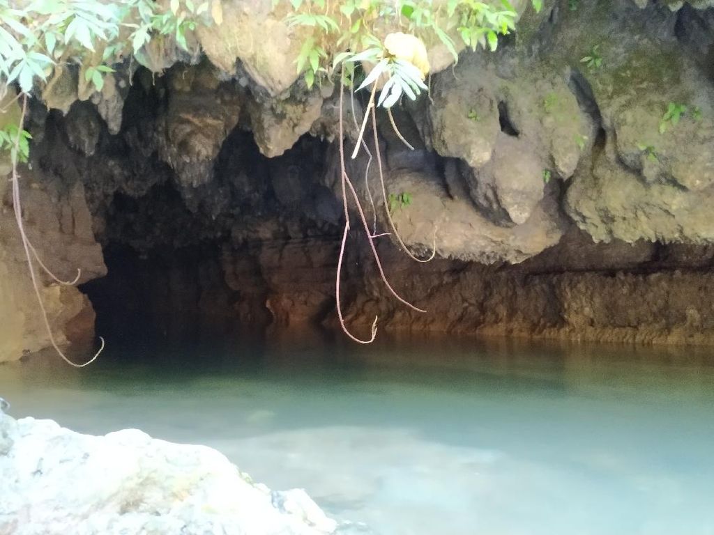 Eksotisme Gua Umbul Tuk di Blitar Berbalut Peristiwa G30S/PKI Eksotisme Gua Umbul Tuk di Blitar Berbalut Peristiwa G30S/PKI