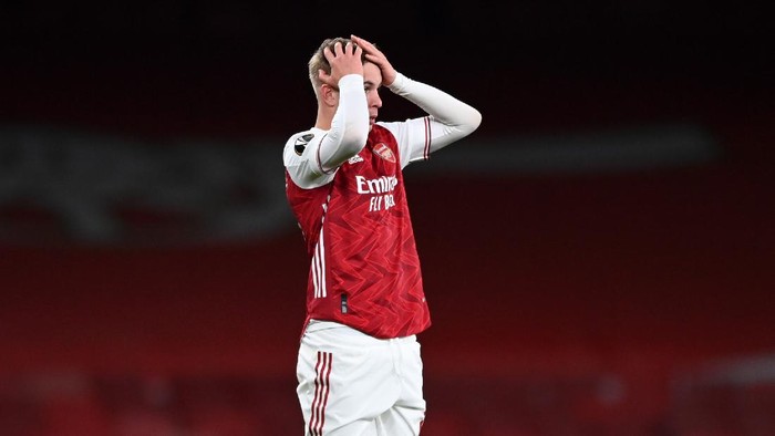 LONDON, ENGLAND - MAY 06: Emile Smith Rowe of Arsenal reacts following the UEFA Europa League Semi-final Second Leg match between Arsenal and Villareal CF at Emirates Stadium on May 06, 2021 in London, England. Sporting stadiums around Europe remain under strict restrictions due to the Coronavirus Pandemic as Government social distancing laws prohibit fans inside venues resulting in games being played behind closed doors. (Photo by Shaun Botterill/Getty Images)