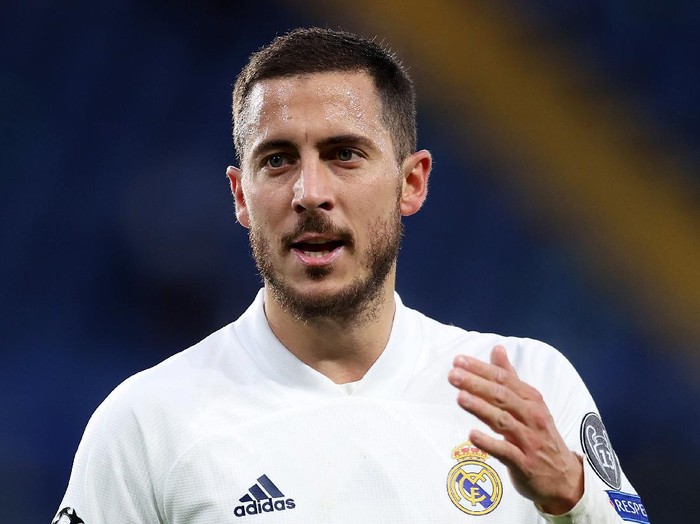LONDON, ENGLAND - MAY 05: Eden Hazard of Real Madrid reacts during the UEFA Champions League Semi Final Second Leg match between Chelsea and Real Madrid at Stamford Bridge on May 05, 2021 in London, England. Sporting stadiums around Europe remain under strict restrictions due to the Coronavirus Pandemic as Government social distancing laws prohibit fans inside venues resulting in games being played behind closed doors. (Photo by Clive Rose/Getty Images)