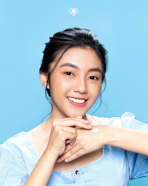 Ilustrasi penggunaan skincare/Instagram.com/eminacosmetics