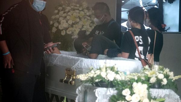 Joanna Alexandra Tegar Melepas Raditya Oloan
