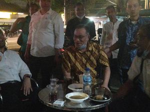 Cerita Jumhur Hidayat Selama Ditahan, Saling Beri Semangat ke HRS Cerita Jumhur Hidayat Selama Ditahan, Saling Beri Semangat ke HRS