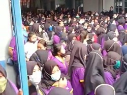 Gaji dan THR Belum Dibayar, Ratusan Karyawati di Bojonegoro Mogok Kerja