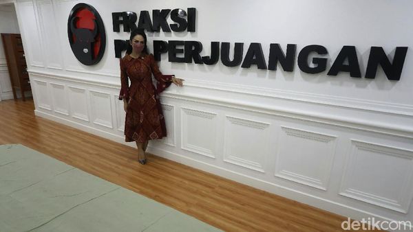 Pesona dan Kontroversi Wakil Rakyat Krisdayanti