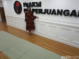 Pesona dan Kontroversi Wakil Rakyat Krisdayanti